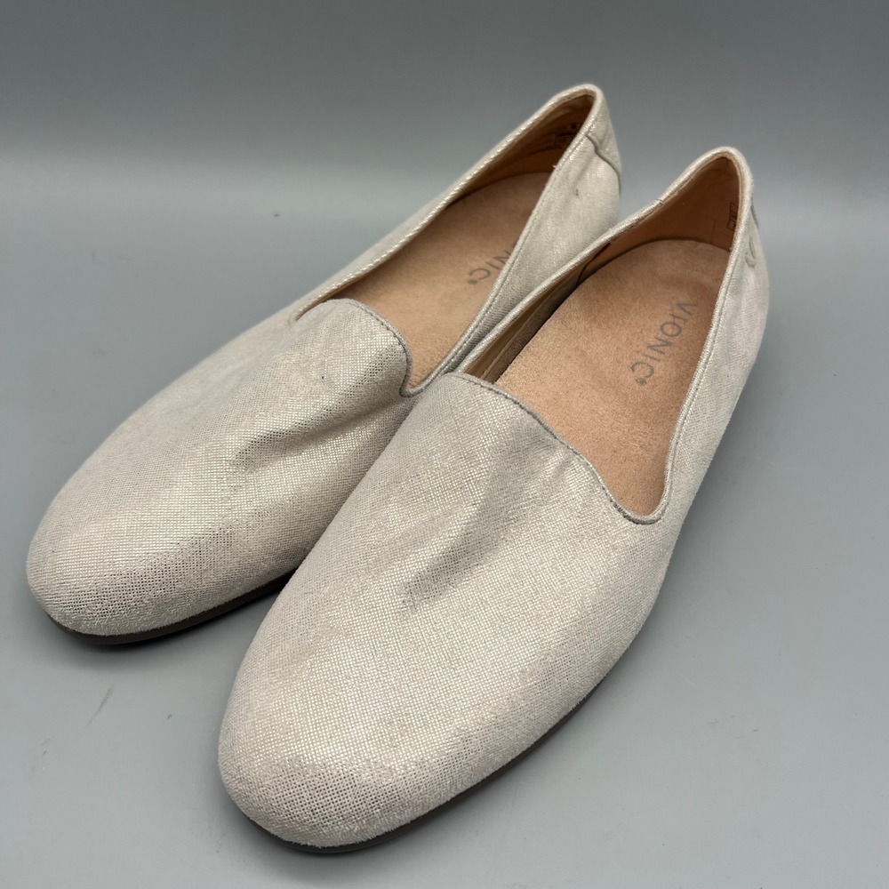 Vionic Willa II Loafer Women‎ 7 Silver Metallic Orthotic Flat Slip On EUC